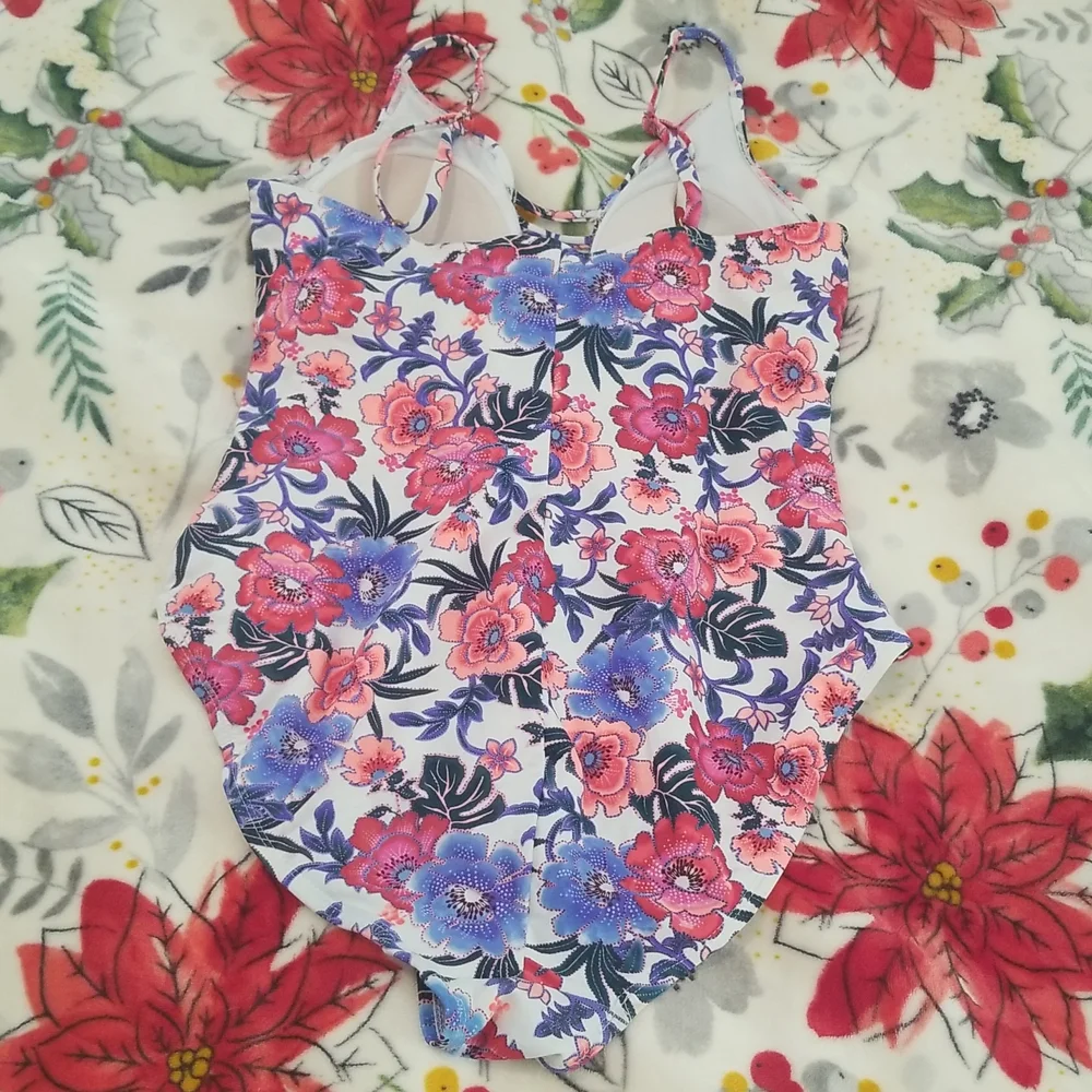 Time and Tru Swimsuit - Picture 5 of 9